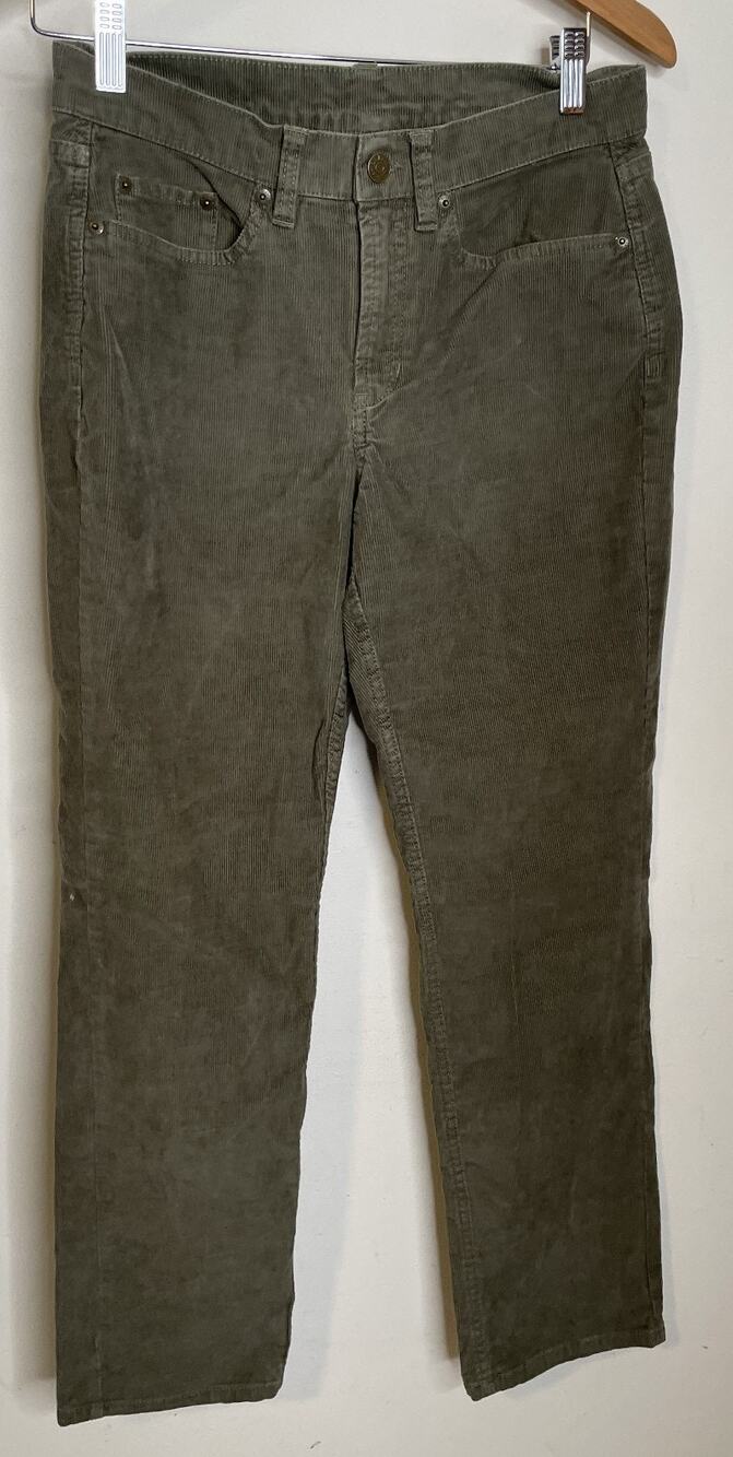 LL Bean Pine Green Micro Corduroy Pants Womens 6 Straight Leg Favorite Fit Bean
